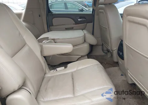 2011 Chevrolet Suburban 1500 Ltz z USA, uszkodzony, nr VIN 1GNSKKE38BR285523